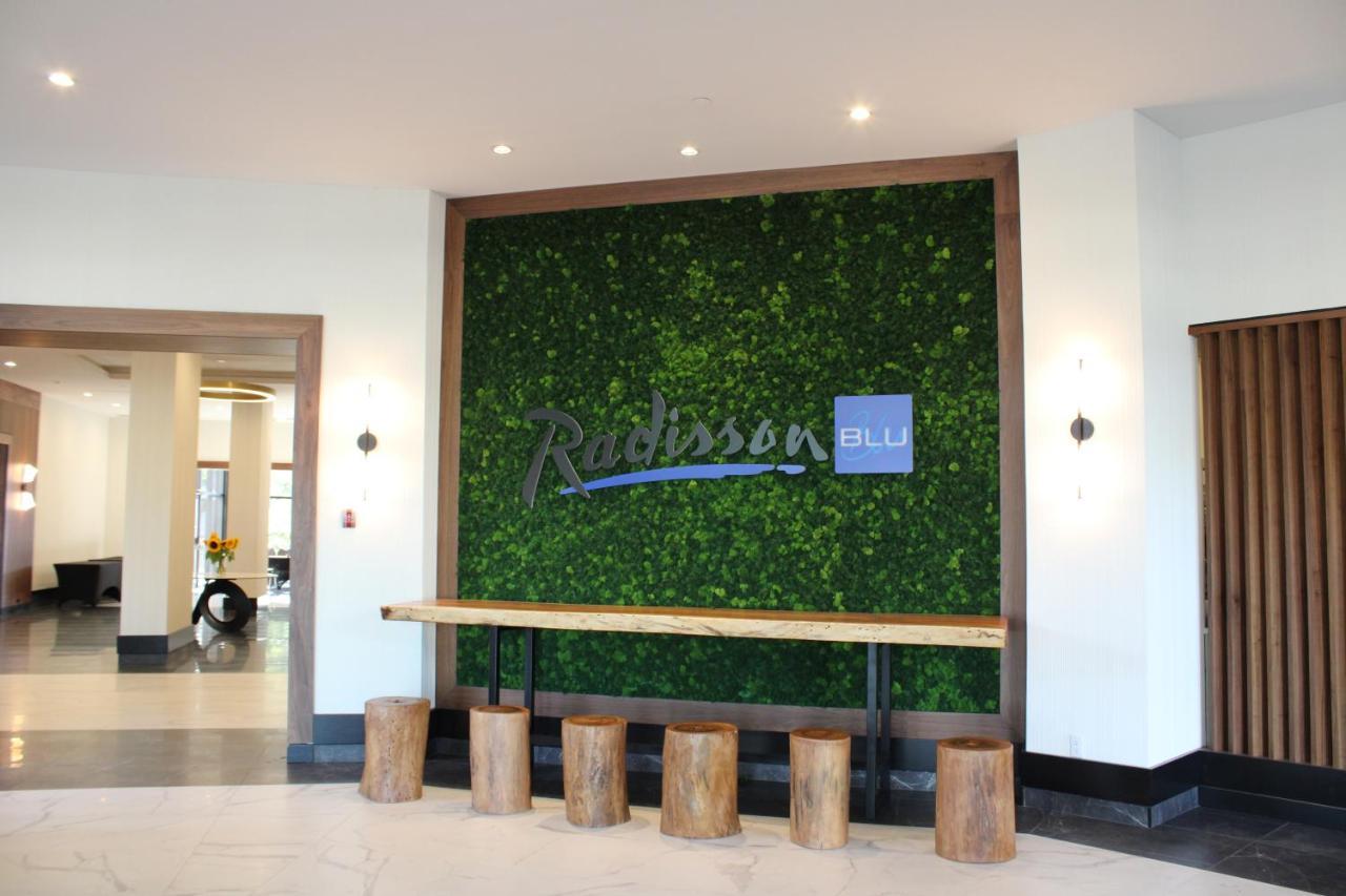 Radisson Blu Vancouver Airport Hotel & Marina Ричмонд Экстерьер фото